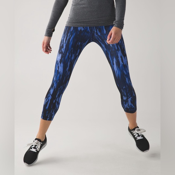 lululemon athletica Other - Lululemon Pace Rival Crop *Full-On Luxtreme Painted Animal Sprinkler Black Sz 6